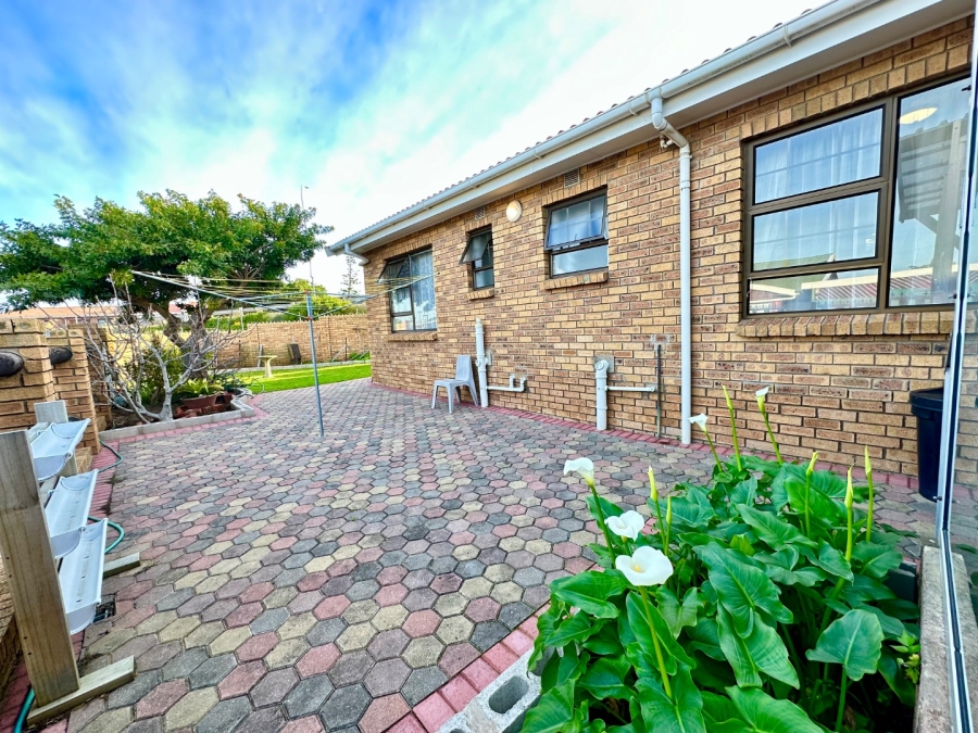 2 Bedroom Property for Sale in Fonteine Park Western Cape